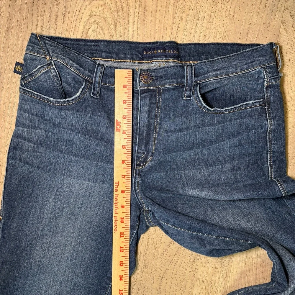 Rock & Republic Kendall Women Size‎ 14 Blue Jeans Stretchy Mid Rise Straight Leg